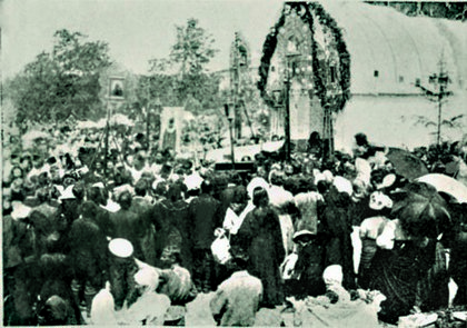 27.Внесение мощей преп. Евфр. в Спасскую церковь. Фото 23 мая 1910г.